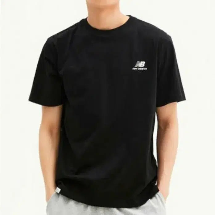 [BUNJANG] New Balance Essentials Small Logo T-Shirt Black, Heather Grey / 뉴발란스 에센셜스몰로고 반팔 블랙, 멜란지그레이 티셔츠