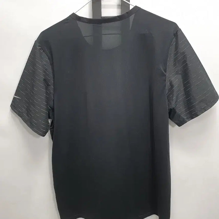 [BUNJANG] Nike Dri-FIT Rise 365 Run Division Running Top - Black, L / 나이키 반팔 드라이핏 라이즈365 런디비전 러닝탑 블랙 L