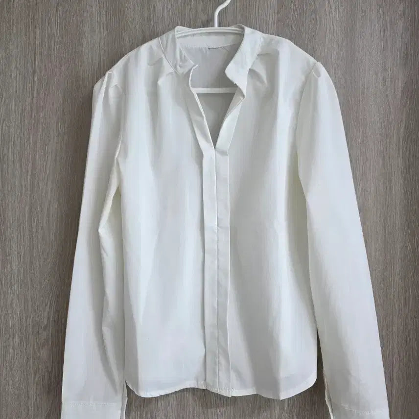 [BUNJANG] White V-Neck Long-Sleeve Blouse / 화이트 브이넥 긴팔 블라우스
