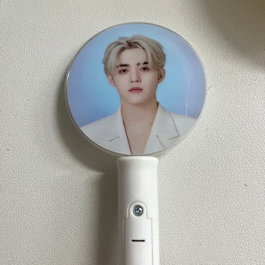 [BUNJANG] Seventeen S.Coups / Choi Seungcheol New Concert Mini Picket Uchiwa Light Keyring / 세븐틴 에스쿱스 / 최승철 뉴 콘서트 미니피켓 우치와 라이트 키링