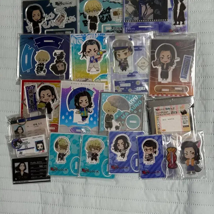 [BUNJANG] Tokyo Revengers Acrylic Stand &amp; ID Photo Goods Bundle / 도쿄 리벤저스 아크릴 스탠드 &amp; 증명사진 굿즈