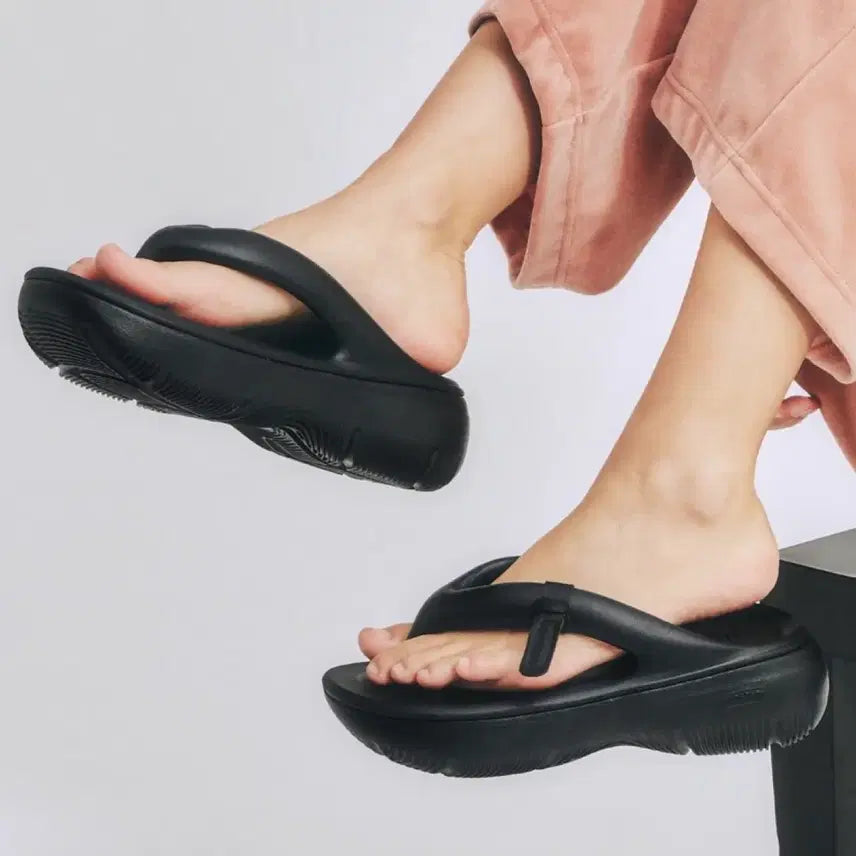 [BUNJANG] Toe and Toe Gravity Plumpy Black Sneakers / 토앤토 제로비티 플럼피 블랙 220