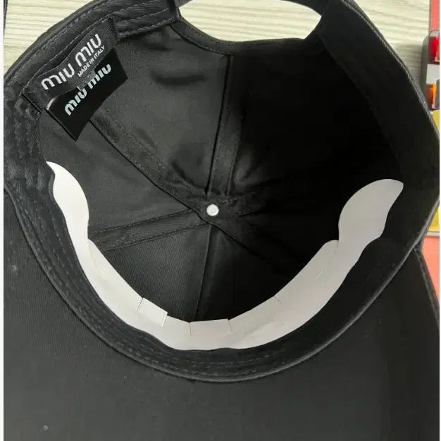 [BUNJANG] Miu Miu Black UV Protection Hat / 자외선 차단 모자 정품