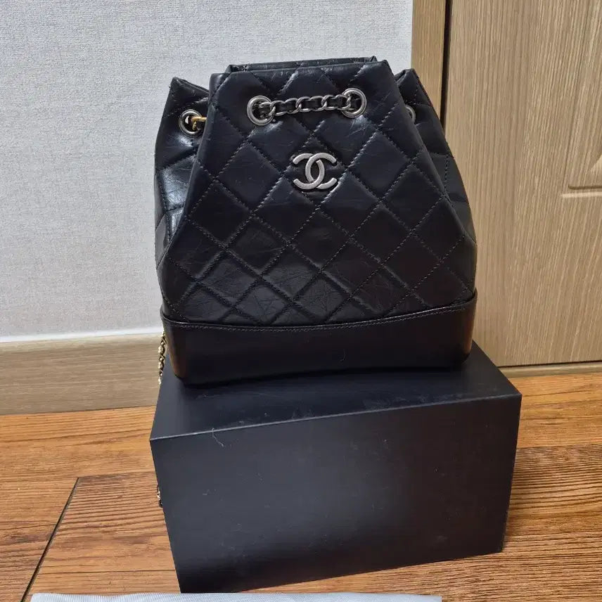 [BUNJANG] Black Quilted Leather Backpack / 블랙 퀼팅 백팩