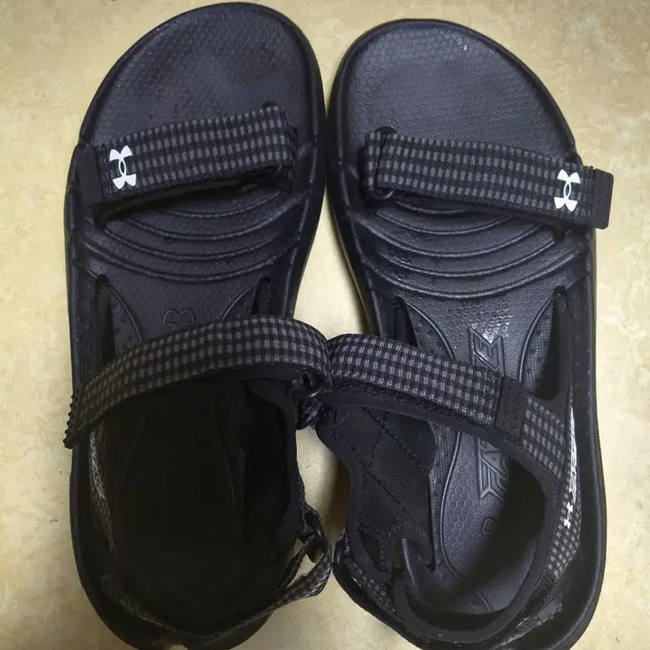 [BUNJANG] Under Armour Fat Tire Hiking Sandals Size 280 / [택포] 언더아머 팻 타이어 하이킹 샌들 280