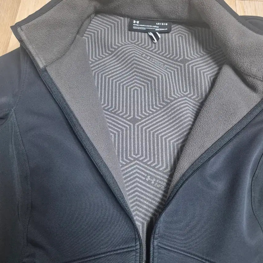 [BUNJANG] Under Armour Black Zip-Up Windbreaker Jacket Women&