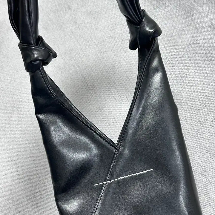 [BUNJANG] MM6 Maison Margiela Genderless Japanese Shoulder Bag Black / 엠엠식스 마르지엘라 젠더레스 재패니즈 숄더백 블랙