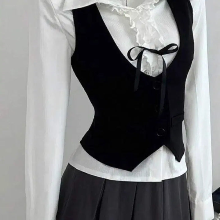 [BUNJANG] Two-Piece Black Vest Ribbon Blouse Set - Jiregei Y2K Style / 투피스블랙조끼리본블라우스지뢰계y2k일녀셋업에이블리무신사