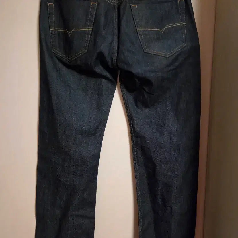 [BUNJANG] Diesel Dark Wash Slim Straight Fit Denim Jeans / 디젤 다크 워싱 데님 청바지