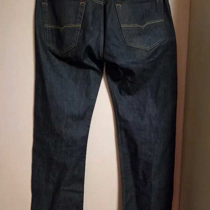 [BUNJANG] Diesel Dark Wash Slim Straight Fit Denim Jeans / 디젤 다크 워싱 데님 청바지