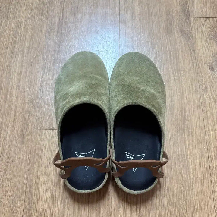 [BUNJANG] Loa Pedaia Aloe Mules Size 43 / 로아 페다이아 뮬 알로에 43
