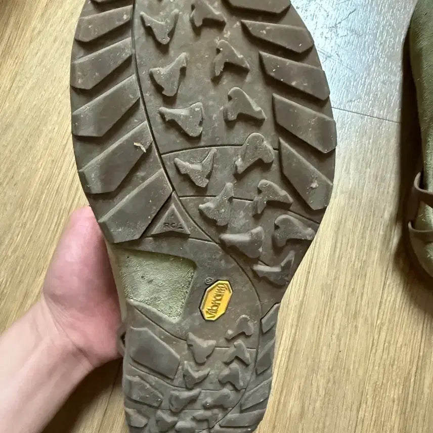 [BUNJANG] Loa Pedaia Aloe Mules Size 43 / 로아 페다이아 뮬 알로에 43