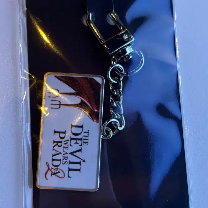 [BUNJANG] The Devil Wears Prada Megabox Movie Title Metal Keyring / 악마는 프라다를 입는다 악프다 2 메가박스 무비타이틀 키링 굿즈