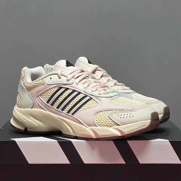 [BUNJANG] Adidas Crazy Chaos Sneakers (Pink &amp; Beige, 230mm) / 아디다스 운동화 230 [새상품]