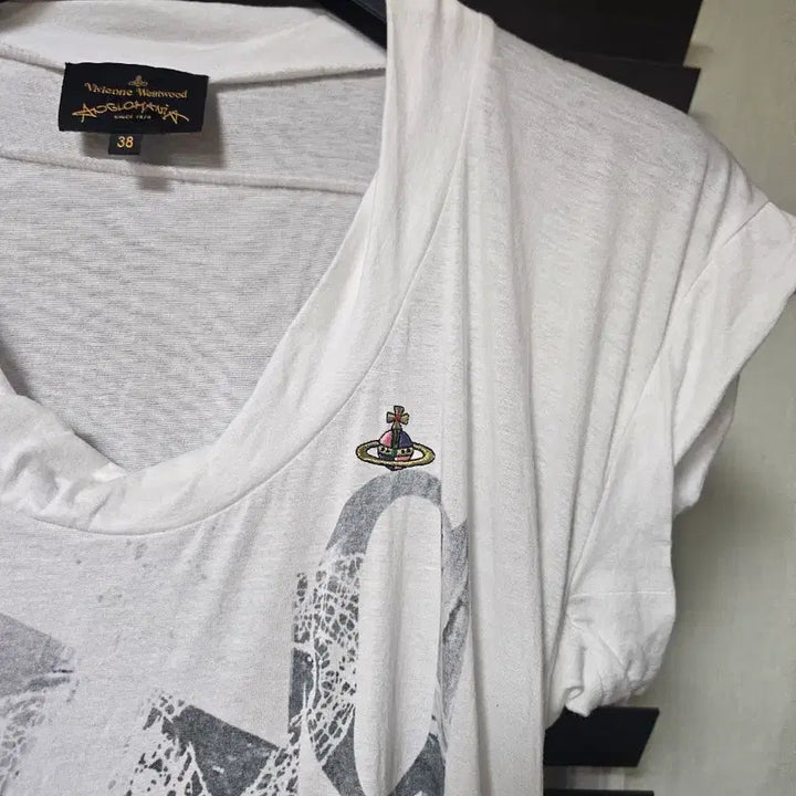 [BUNJANG] Vivienne Westwood White Printing Short Sleeve T-Shirt / 비비안웨스트우드 화이트 프린팅 반팔 티셔츠