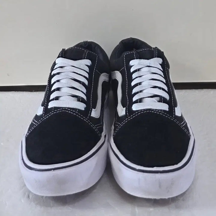 [BUNJANG] Vans Old Skool ComfyCush Black/White Sneakers / [265] 반스 올드스쿨 컴피쿠시 블랙화이트