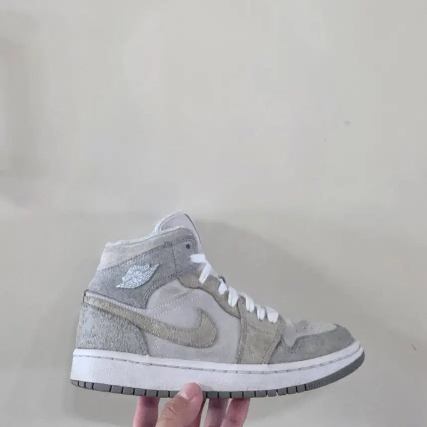 [BUNJANG] Nike Air Jordan 1 Mid SE Particle Grey / [245] 나이키 에어조던1미드 SE 파티클그레이ㅡ단종매물,최저가