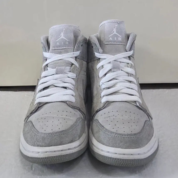 [BUNJANG] Nike Air Jordan 1 Mid SE Particle Grey / [245] 나이키 에어조던1미드 SE 파티클그레이ㅡ단종매물,최저가