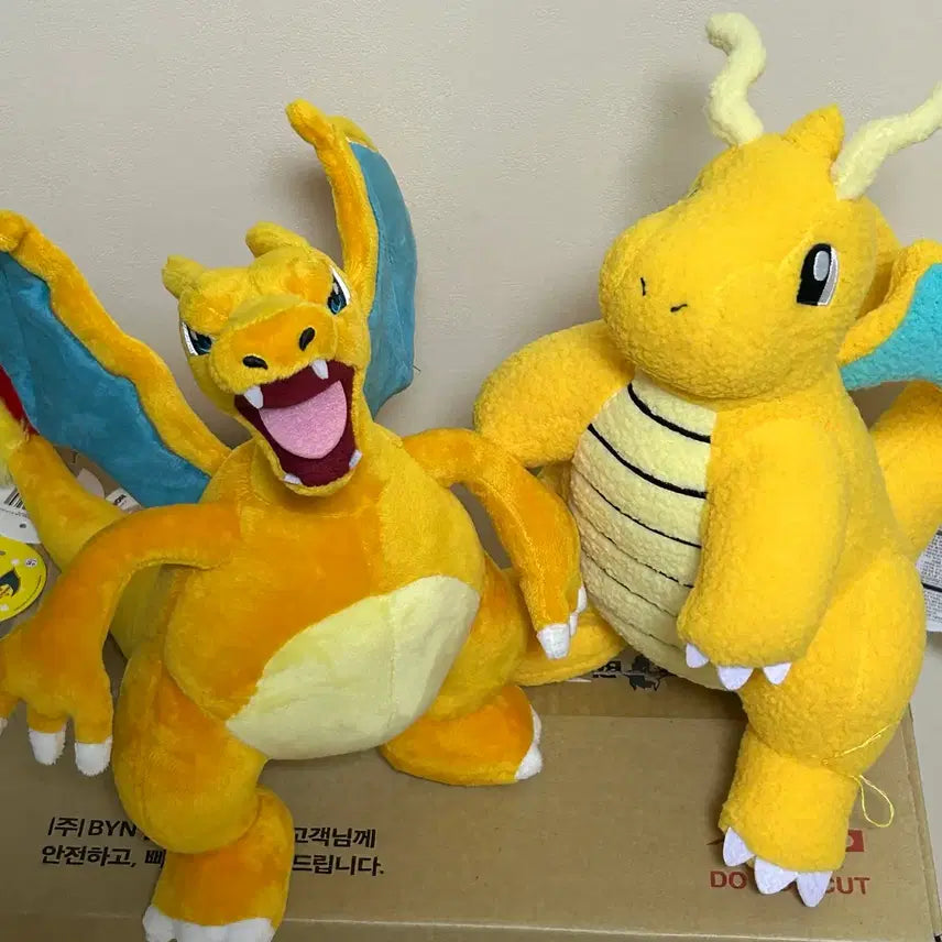 [BUNJANG] Charizard and Dragonite 30cm Plush Bundle / (정품 최저가 일괄) 망나뇽 리자몽 일괄 30cm 봉제인형 포켓몬 새상품
