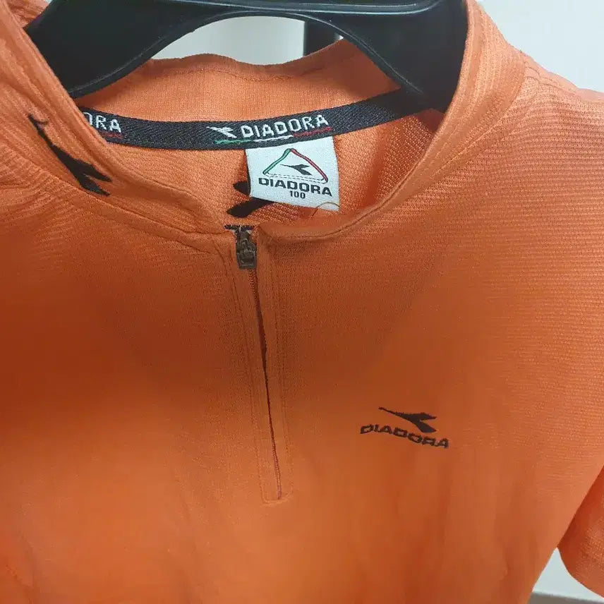 [BUNJANG] Diadora Orange Half-Zip Short Sleeve T-Shirt Women&
