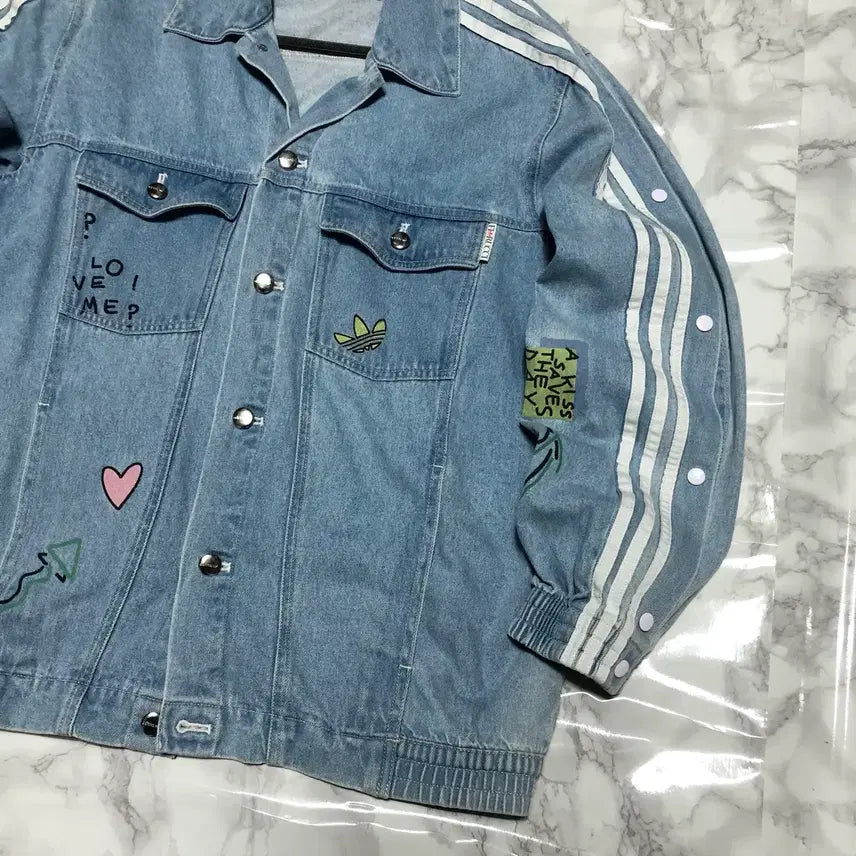 [BUNJANG] Adidas x Fiorucci Denim Jacket (Jisoo Version) / 아디다스 피오루치 청자켓 데님자켓 지수 자켓