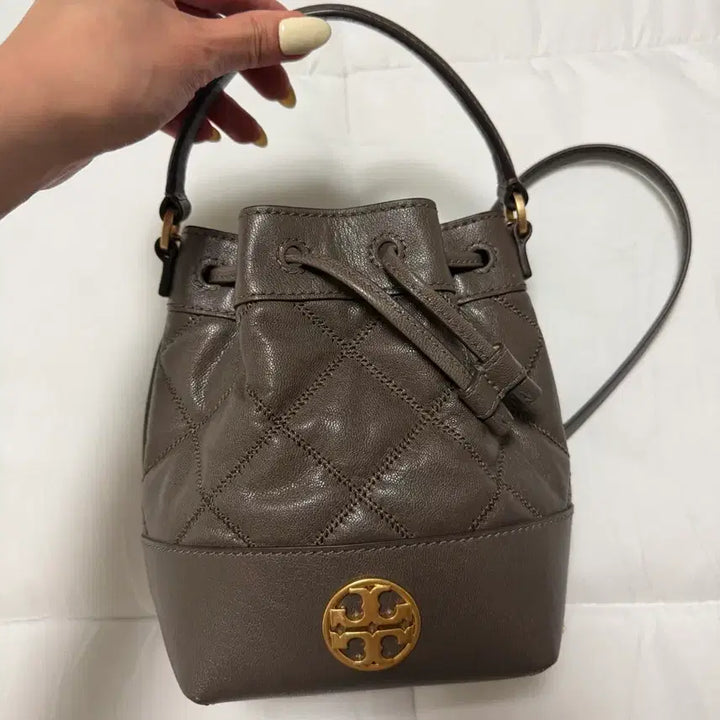 [BUNJANG] Tory Burch Willa Mini Bucket Bag Volcanic Stone / 토리버치 토트백 버킷뱃 (1회착용)