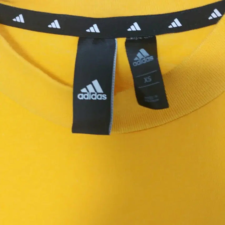 [BUNJANG] Adidas Yellow Graphic Sleeveless Top (XS) / [XS] 아디다스 옐로우 그래픽 슬리브리스 (나시)