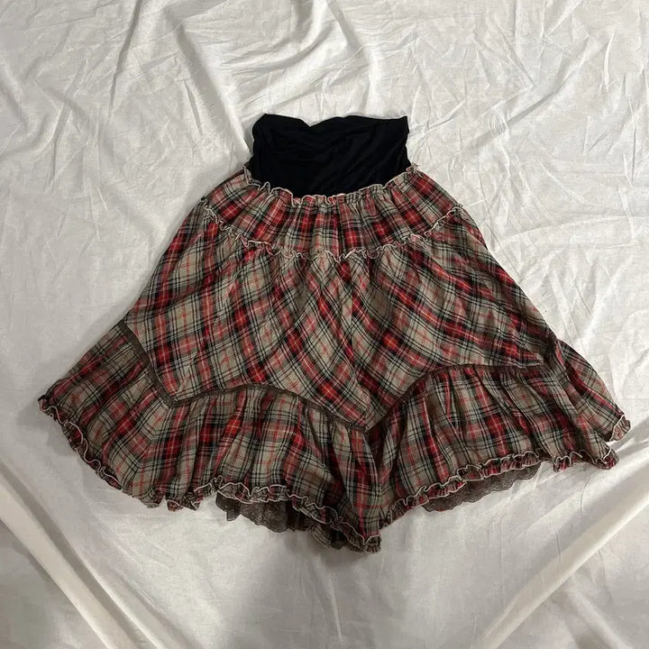 [BUNJANG] Morigirl Red Check Ruffled Asymmetrical Skirt / 모리걸 하구미 레드 체크 캉캉 언발 스커트