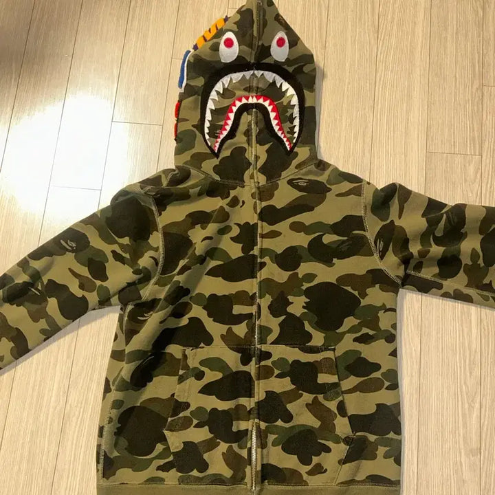 [BUNJANG] Bape Shark Camo Full Zip Hoodie Green (M) / 정품 | 베이프 샤크 카모 후드집업 녹계 m