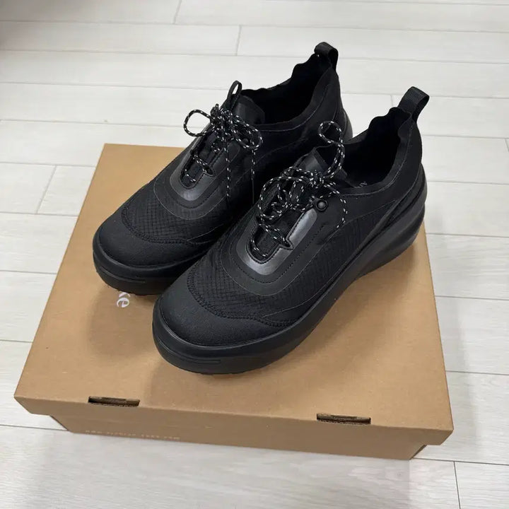 [BUNJANG] Archive Appk x Ribonbit Sneakers / 아카이브앱크x리본빛 스니커즈