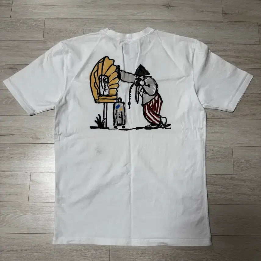 [BUNJANG] Drakes by A. Levine Hiking T-Shirt - White, Size L / 드레익스 by A. Levine 하이킹 티셔츠 L
