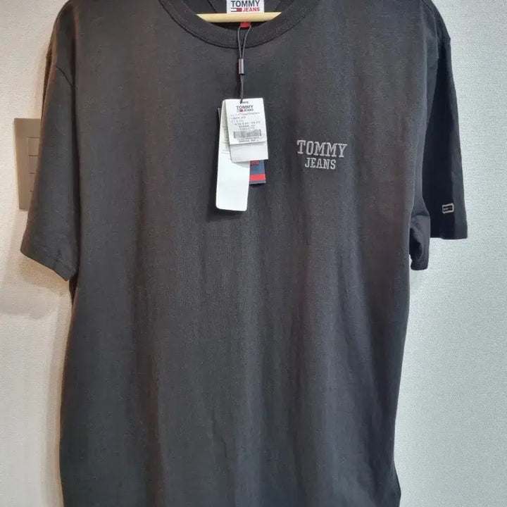 [SOLD OUT] Tommy Jeans 블랙 반팔 티셔츠