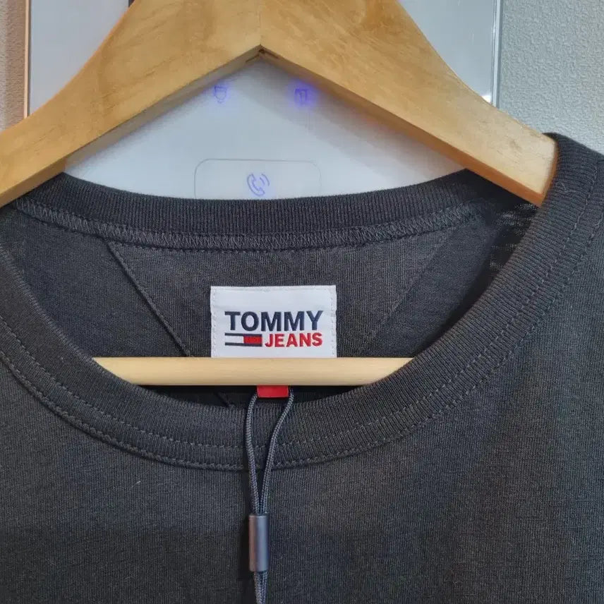 [SOLD OUT] Tommy Jeans 블랙 반팔 티셔츠
