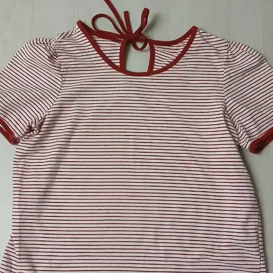 [BUNJANG] Striped Short-Sleeve T-Shirt with Back Tie Detail / 줄티