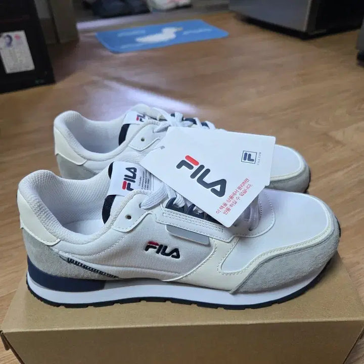 [BUNJANG] Fila Lightweight Retro Jogger Shoes / 새제품)휠라 경량 레트로 조거255