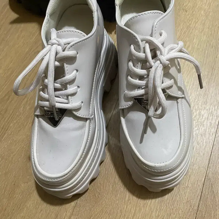 [BUNJANG] White Platform Sneakers (11cm Heel) / 화이트 통굽 신발 스탠팅화 11 센치