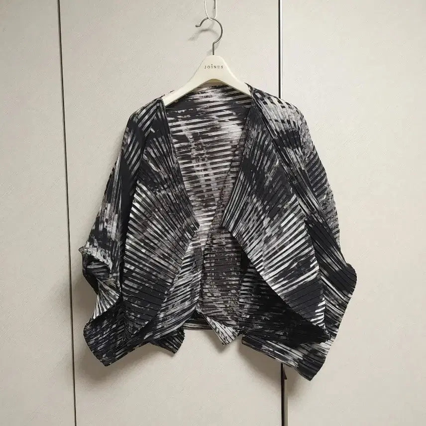 [SOLD OUT] 이세이미야케 가디건