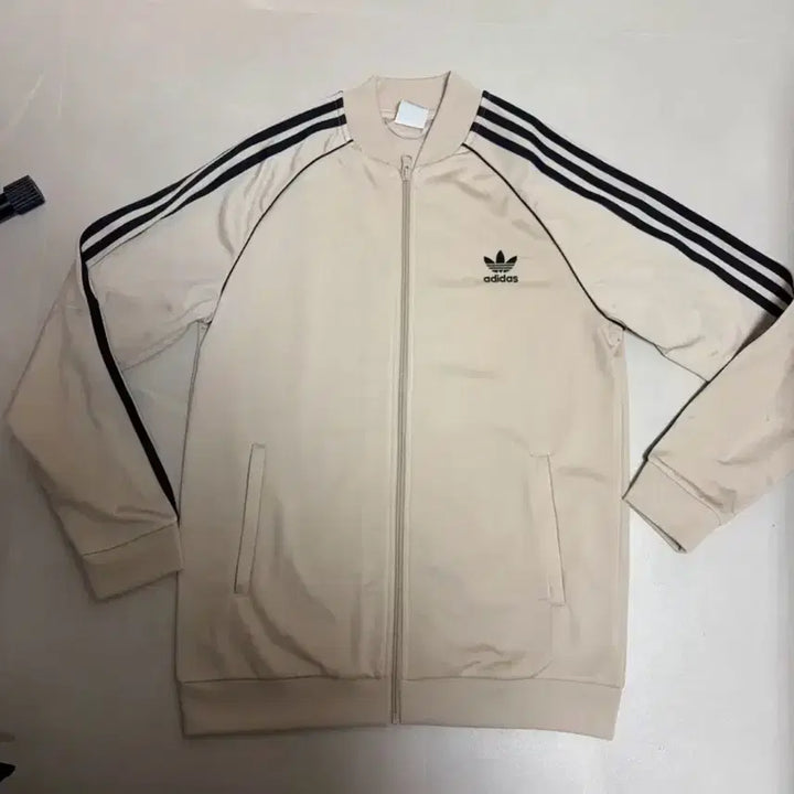 [BUNJANG] Adidas Originals Superstar SST Track Jacket Beige / 아디다스 져지 오리지널 슈퍼스타 베이지 SST 트랙 자켓