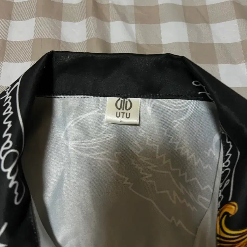 [BUNJANG] UTU Tiger Printing Short Sleeve Shirt XL / UTU 호랑이 프린팅 반팔셔츠 XL 반팔티 블랙 타이거 셔츠