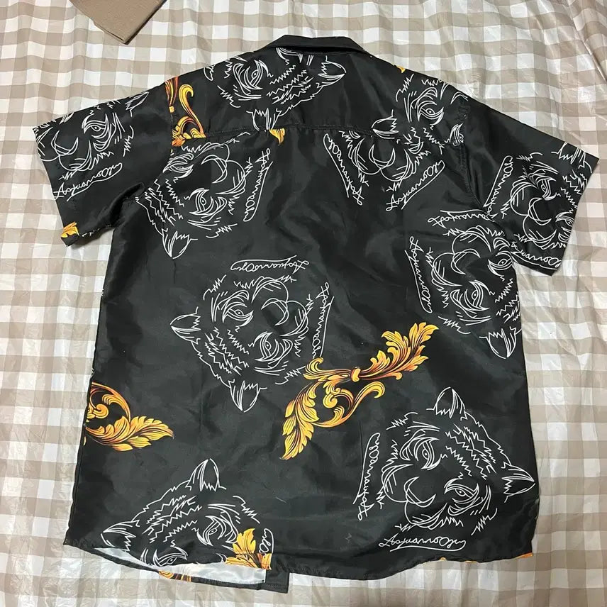 [BUNJANG] UTU Tiger Printing Short Sleeve Shirt XL / UTU 호랑이 프린팅 반팔셔츠 XL 반팔티 블랙 타이거 셔츠