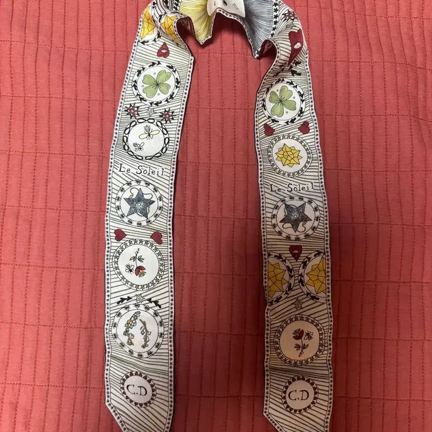 [BUNJANG] Dior Le Solei Tarot Mitzah Scarf White / 디올 르 솔레이 타로 미차 스카프 화이트