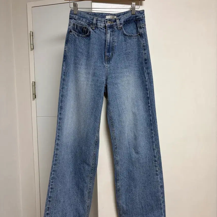 [BUNJANG] Objet Cigarette Mid-Wash Denim Pants Size S / objet 오브제 시가렛 중청데님 S