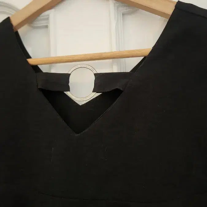 [BUNJANG] Black Flare Short Sleeve Blouse / 블랙 플레어 반팔 블라우스
