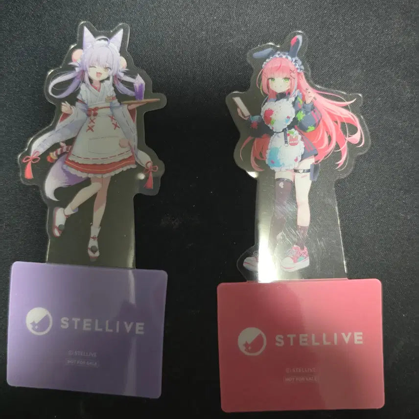 [BUNJANG] Stellive Cliché Aniplus Desk Mat (Sealed) with Acrylic Standees / 스텔라이브 클리셰 애니플러스 장패드 미개봉 + 아크릴 책갈피 판매합니다.