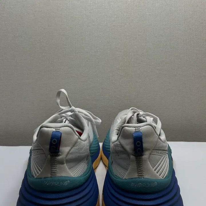 [BUNJANG] Saucony Hurricane 24 Stability Running Shoes (265) / 써코니 허리케인 24 런닝화(안정화)(265)
