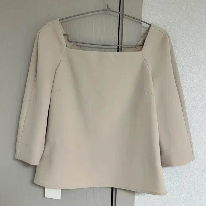 [BUNJANG] Sie Square Neck Blouse - Soy Beige / (새상품) Sie 시에 디엔스퀘어넥 블라우스 / 소이베이지