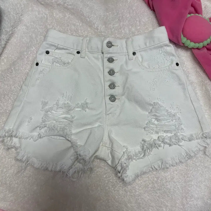 [BUNJANG] Moussy White Denim Distressed Shorts Vintage Pants / moussy 마우시 화이트 데님 데미지 반바지 빈티지 팬츠 쇼츠