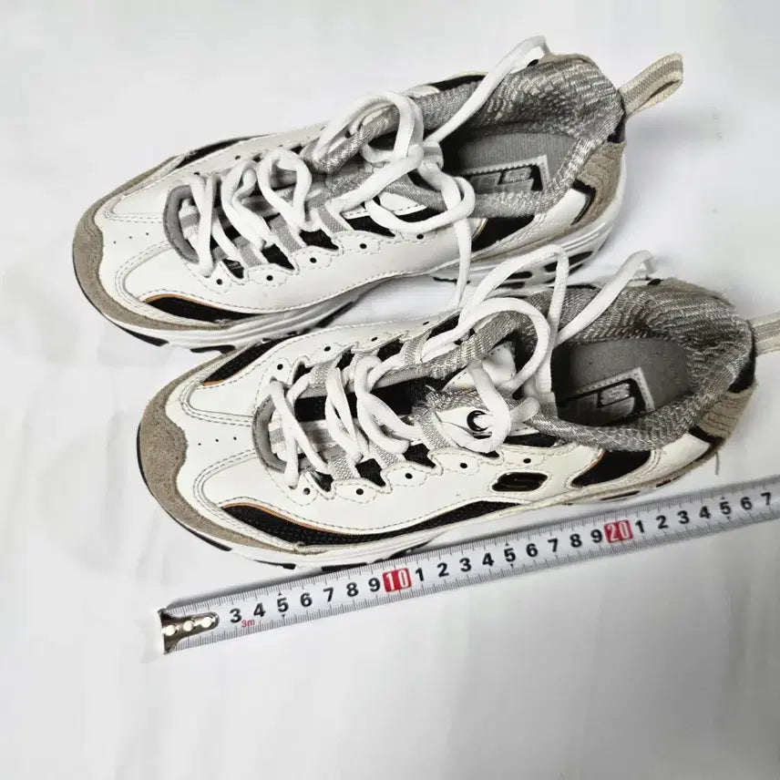 [BUNJANG] Skechers White Sneakers Women&