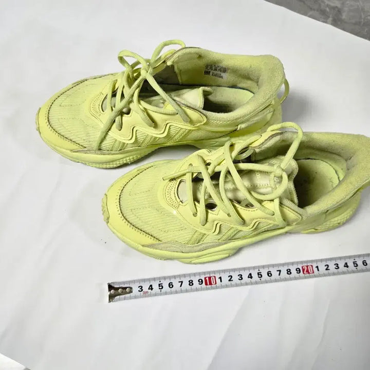 [BUNJANG] Adidas Ozweego Fluorescent Sneakers / 아디다스 Ozweego 오즈위고 형광 운동화