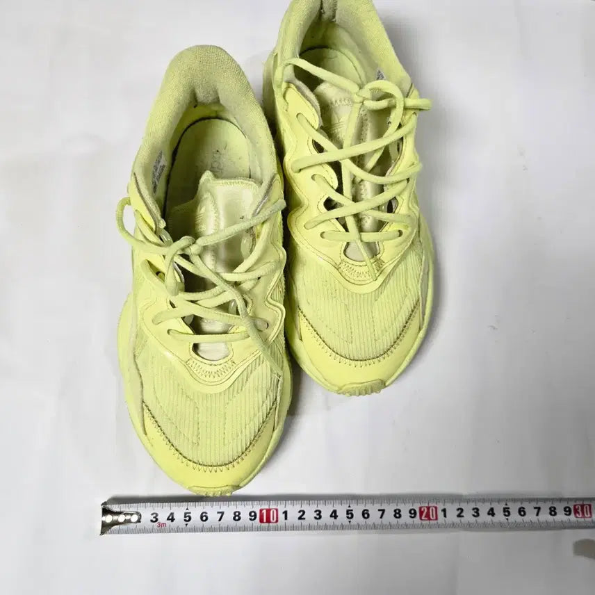 [BUNJANG] Adidas Ozweego Fluorescent Sneakers / 아디다스 Ozweego 오즈위고 형광 운동화